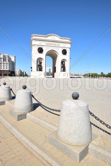 Астана - триумфальная арка. Казахстан