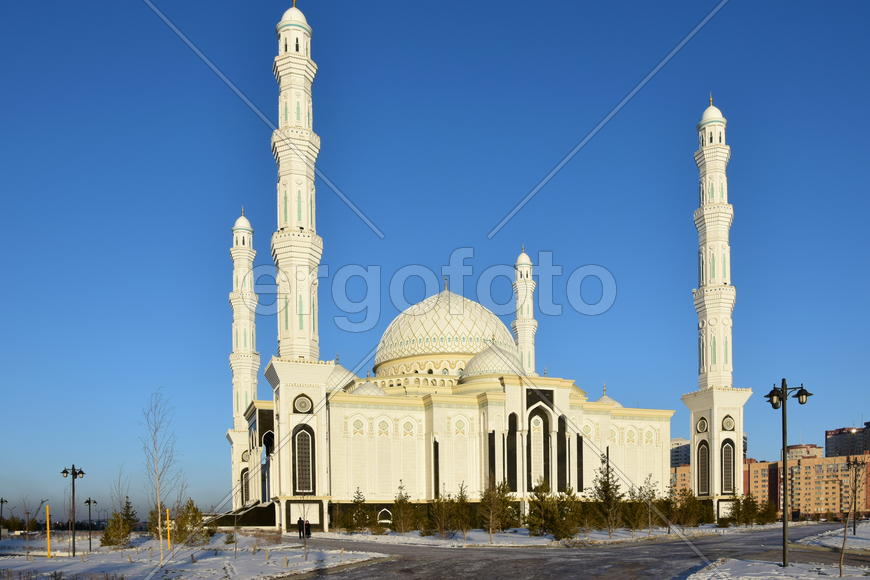 Мечеть "Хазрет Султан" в Астане зимой