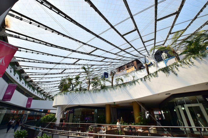 Интерьер торгового центра "ХАН-ШАТЫР" в Астане