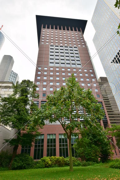 Франкфурт-На-Майне, Красная многоэтажка 