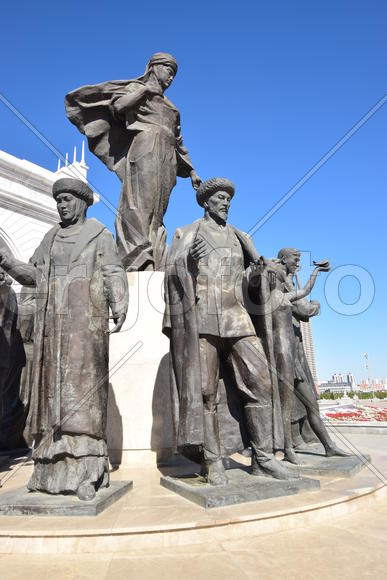 Астана - уличная скульптура. Достопримечательности Казахстана. 