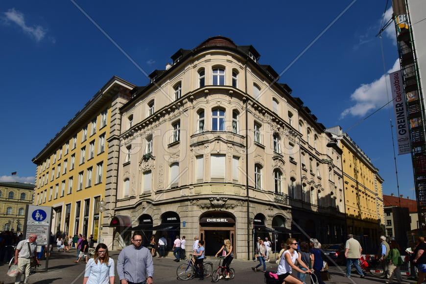 Германия. Мюнхен. Фасад старинного здания 