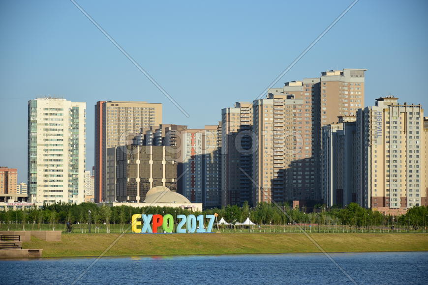 Астана - городская архитектура. Современные многоэтажные здания. Казахстан 