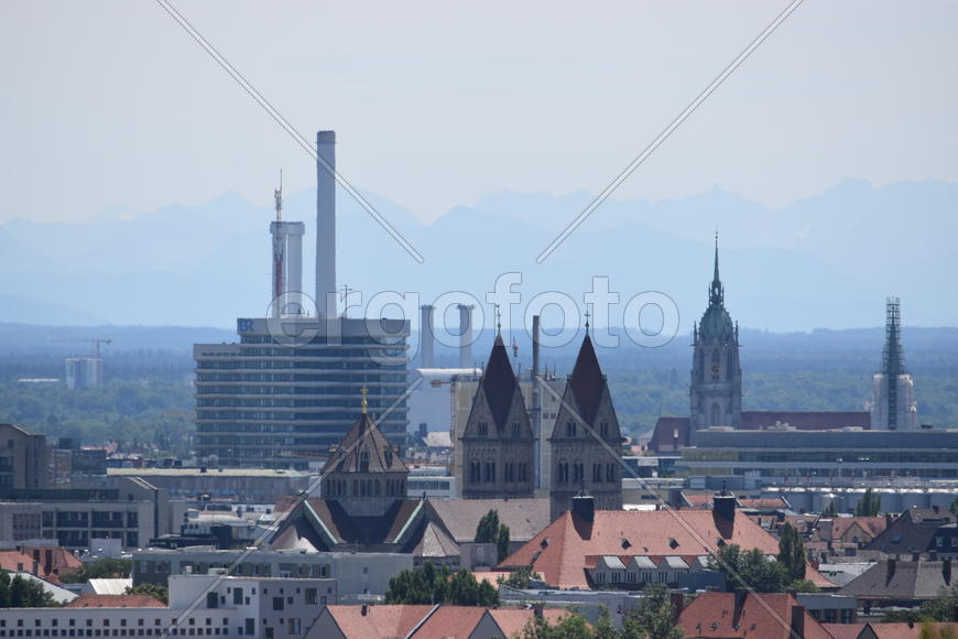 Германия, Мюнхен. Панорамный вид на город 