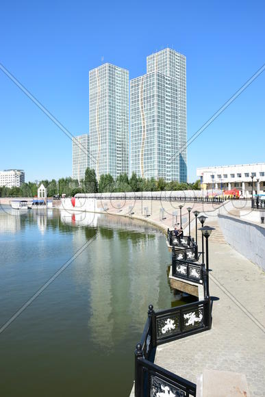 Астана - многоэтажные современные здания. Казахстан 