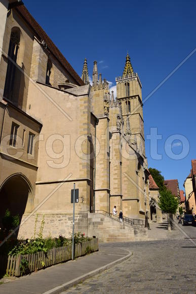 Исторический город Ротенбург в Баварии. Древнейшие здания 