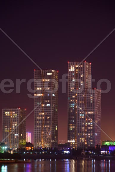 Астана. Современная архитектура города ночью 
