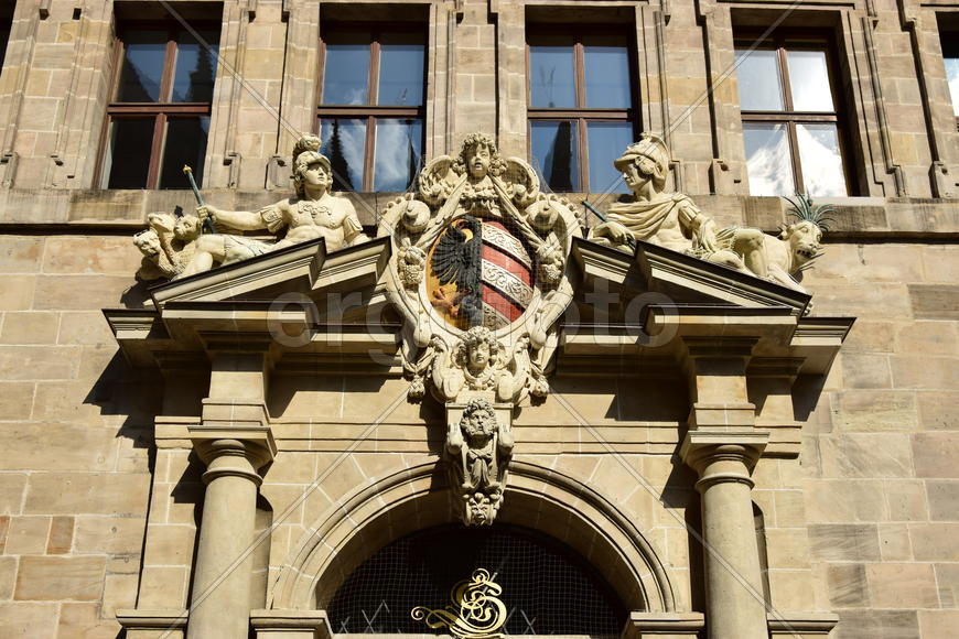 Германия - город Нюрнберг. Фасад исторического здания 