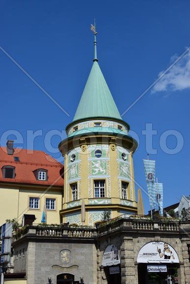 Германия. Мюнхен. Башня старинного здания 