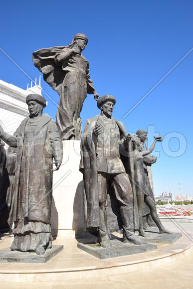 Астана - уличная скульптура. Достопримечательности Казахстана. 