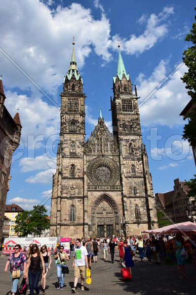 Германия - город Нюрнберг. Фасад здания 