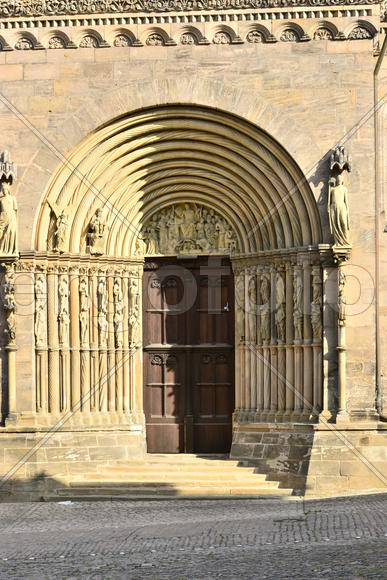 Германия - город Бамберг. Фасад старинного здания