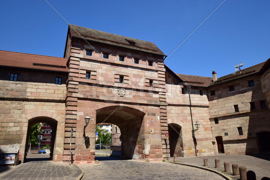 Германия - город Нюрнберг. Каменнная арка 