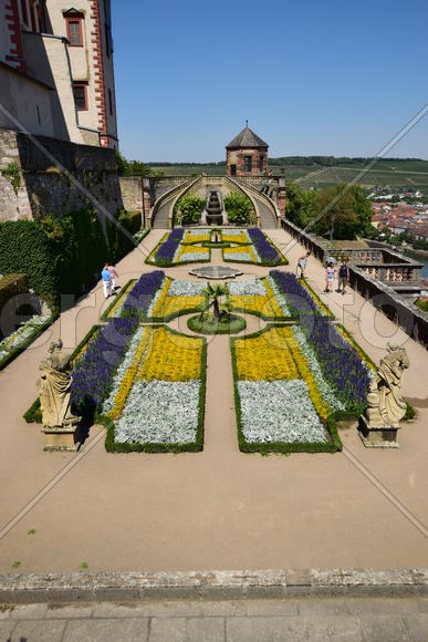 Германия - Город Вюрцбург, Сад с замке Мариенберг 