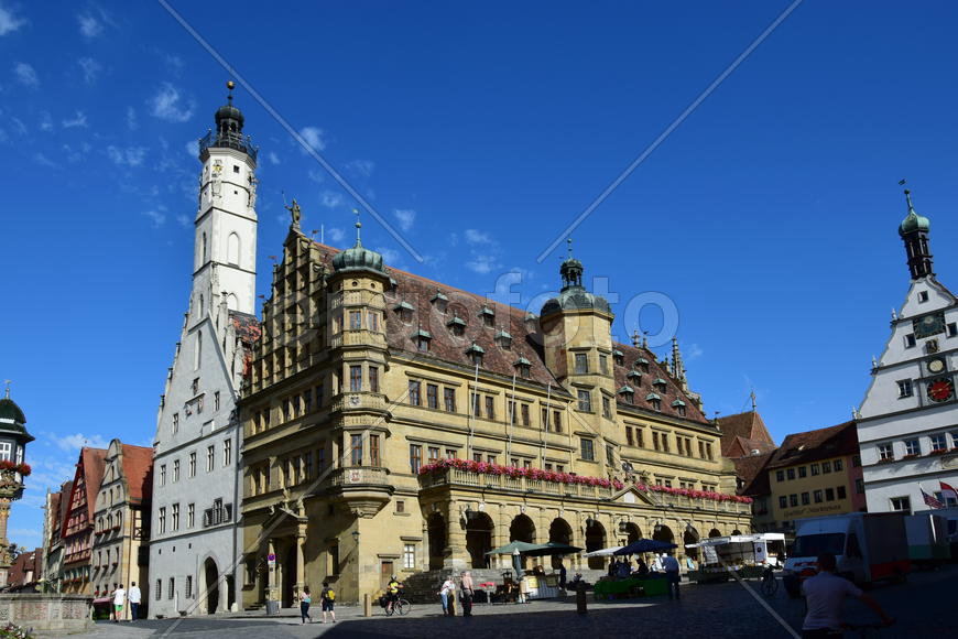 Исторический город Ротенбург в Баварии. Древнейшие здания 