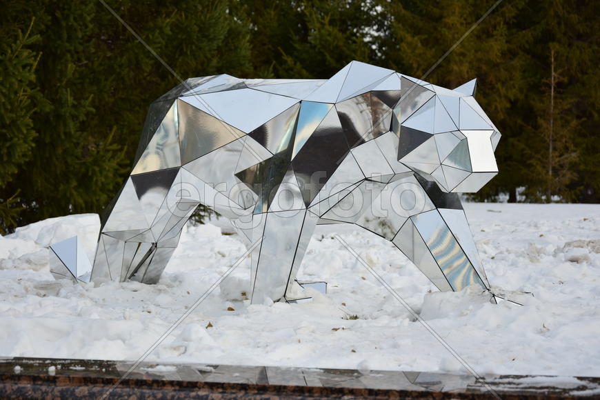 Астана - уличная скульптура из зеркал 