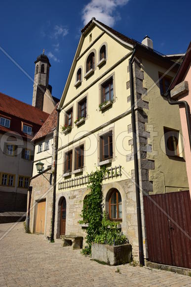 Исторический город Ротенбург в Баварии. Древнейшие здания 