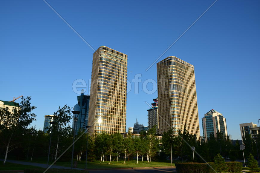 Астана - городская архитектура. Современные многоэтажные здания. Казахстан 