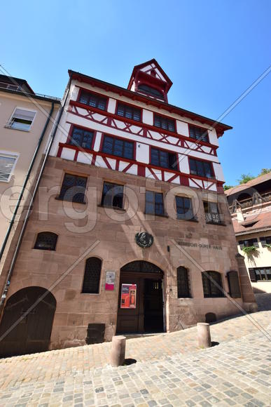 Германия - город Нюрнберг. Фасад старинного здания 