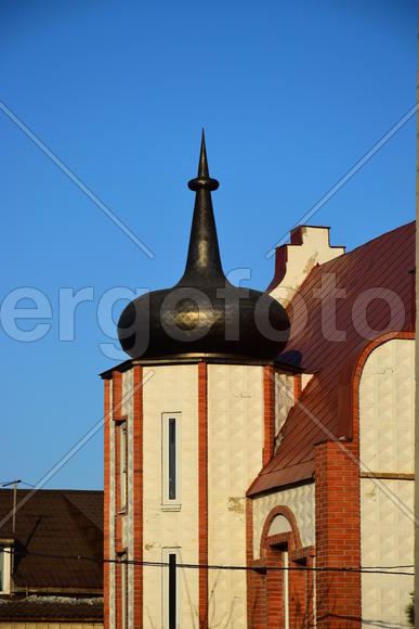 Украшения на фасаде здания 