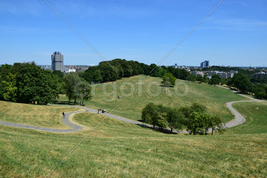 Германия. Мюнхен. Зеленые луга 