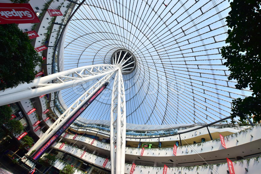 Интерьер торгового центра "ХАН-ШАТЫР" в Астане