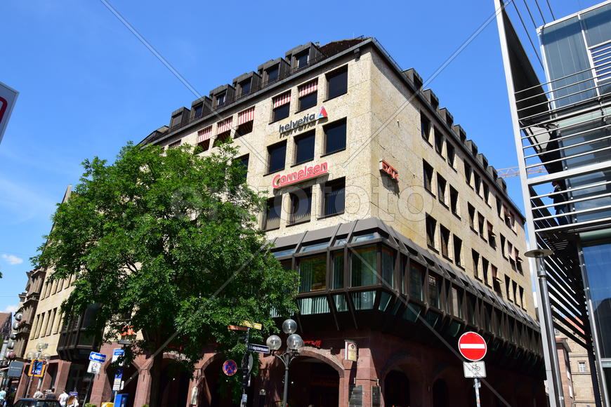 Германия - город Нюрнберг. Фасад здания 