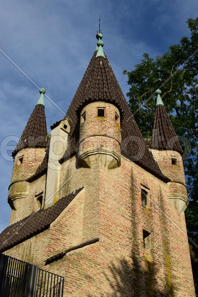 Германия, Аугсбург, Замок с высокими башнями 