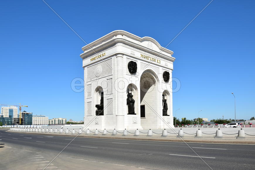 Астана - триумфальная арка. Казахстан