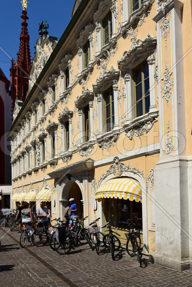 Германия - Город Вюрцбург, фасад здания 