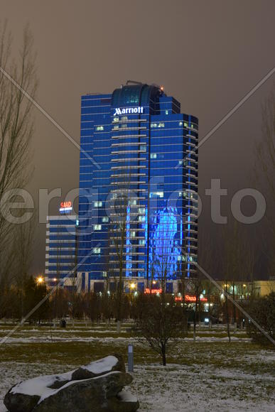 Астана. Современная архитектура города ночью 