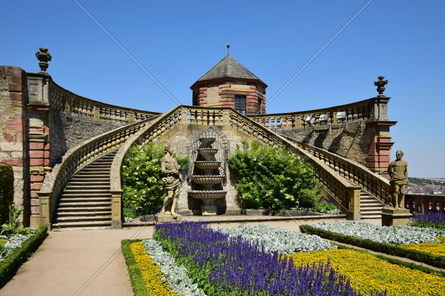 Германия - Город Вюрцбург, Сад с замке Мариенберг 
