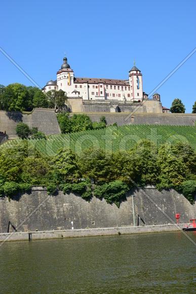 Германия - город Вюрцбург, замок Мариенберг 