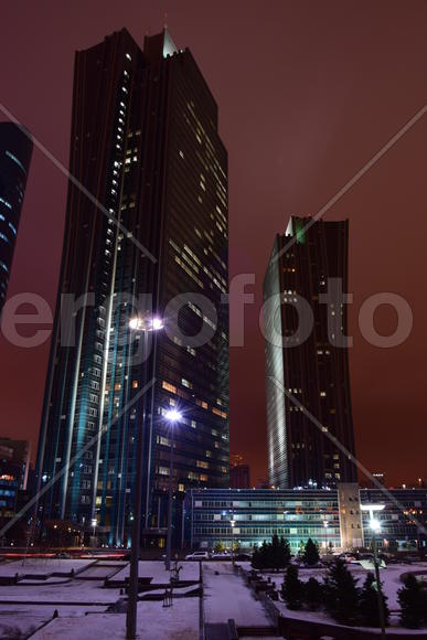 Астана. Современная архитектура города ночью 