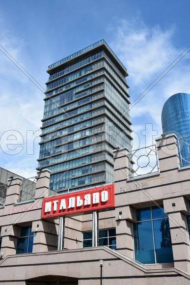 Астана - городская архитектура. Современные многоэтажные здания. Казахстан 