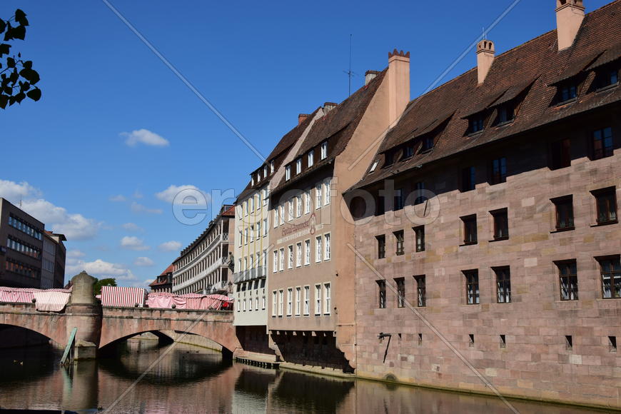 Германия - город Нюрнберг. Фасад старинного здания 