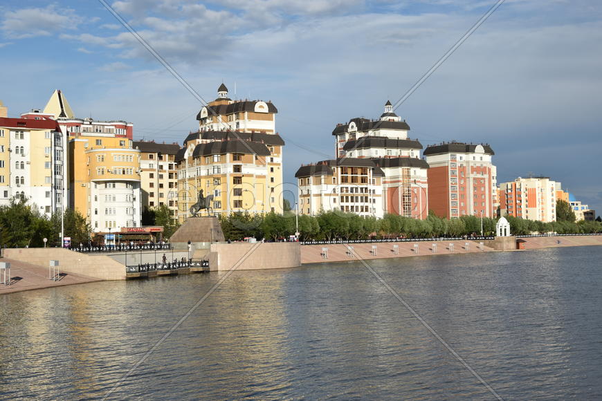 Астана - городская архитектура. Современные многоэтажные здания. Казахстан 