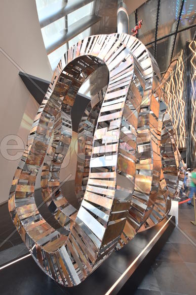 Интерьер стеклянной сферы "Нур-Алем". Казахстан