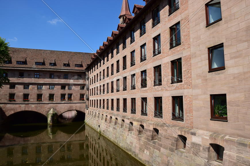 Германия - город Нюрнберг. Фасад старинного здания 