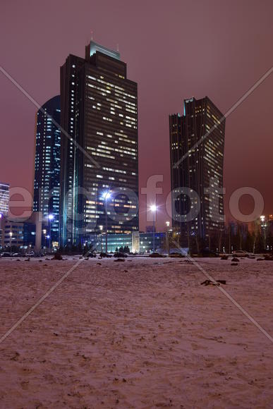 Астана. Современная архитектура города ночью 