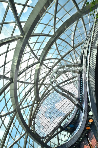 Интерьер стеклянной сферы "Нур-Алем". Казахстан