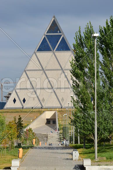 Астана - стеклянная пирамида. Казахстан