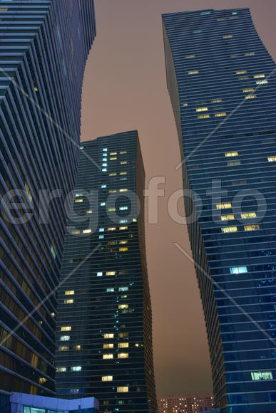 Астана. Современная архитектура города ночью 