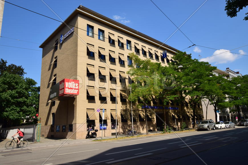 Германия. Мюнхен. Фасад здания 