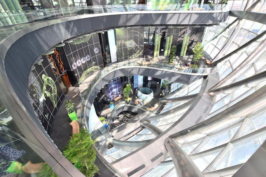 Интерьер стеклянной сферы "Нур-Алем". Казахстан