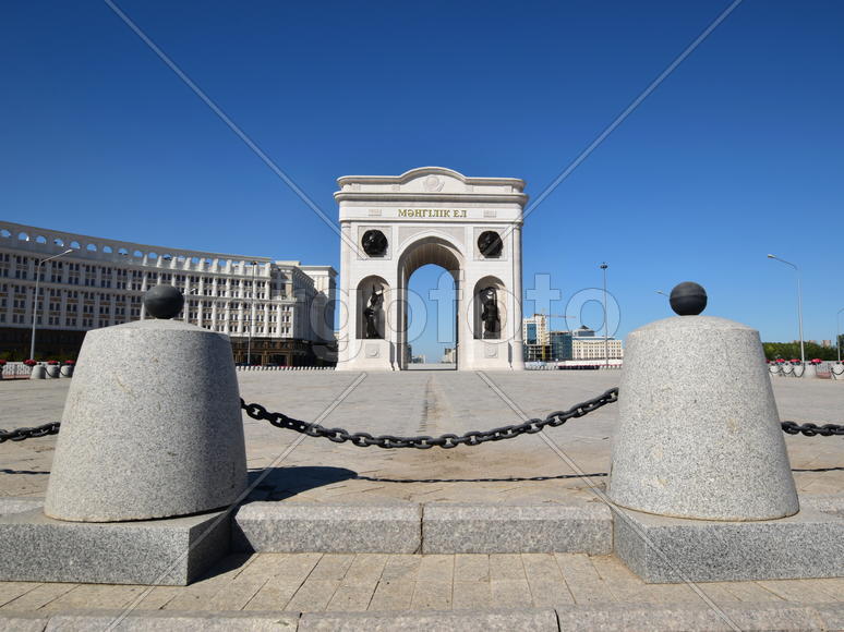 Астана - триумфальная арка. Казахстан