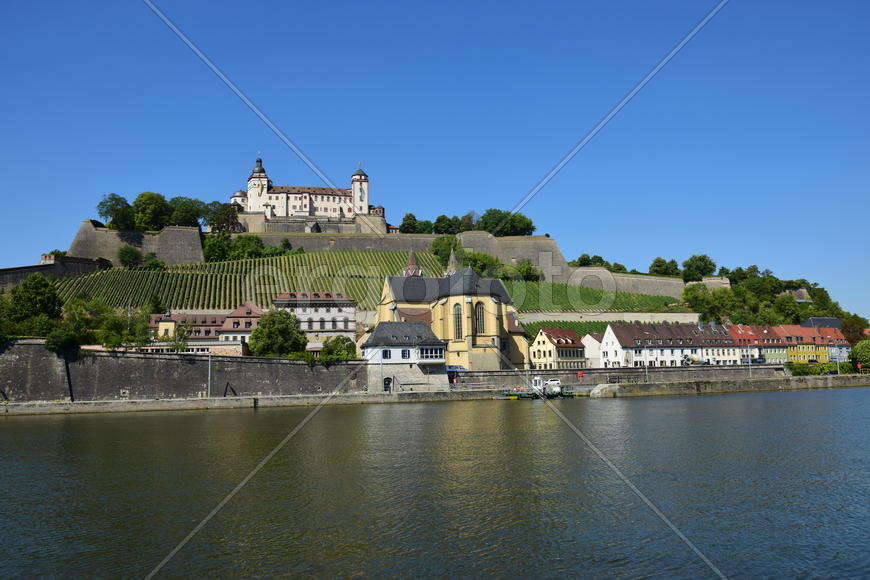 Германия - Город Вюрцбург, панорама на Замок 