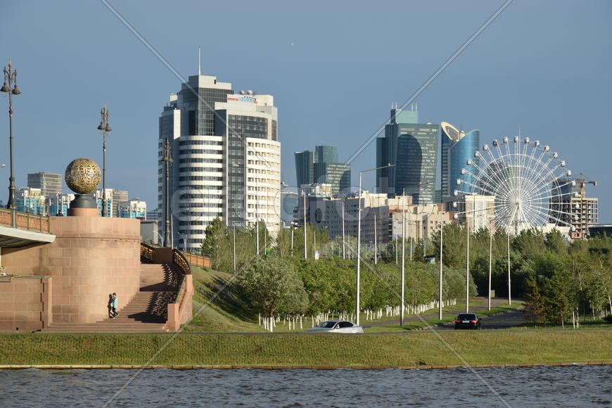 Астана - городская архитектура. Современные многоэтажные здания. Казахстан 