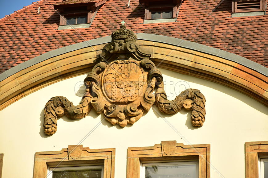 Германия - город Бамберг. Фасад старинного здания