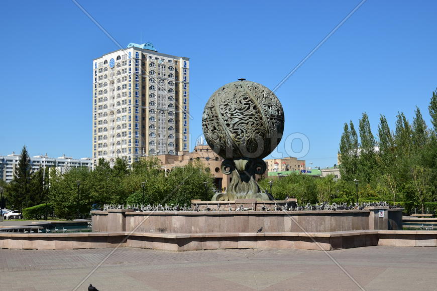 Астана - уличная скульптура